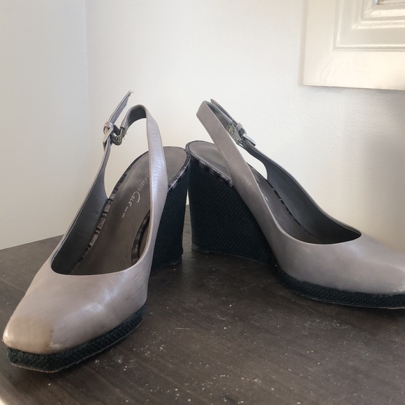 Kenneth Cole grey wedge - Picture 3 of 10